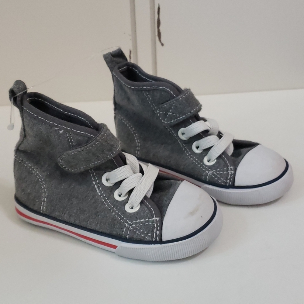 H & m toddler size 4-5 shoe